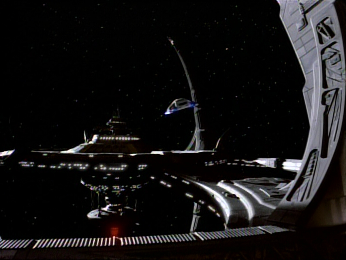 extant_StarTrekDS9_1x05-Babel_03479.jpg