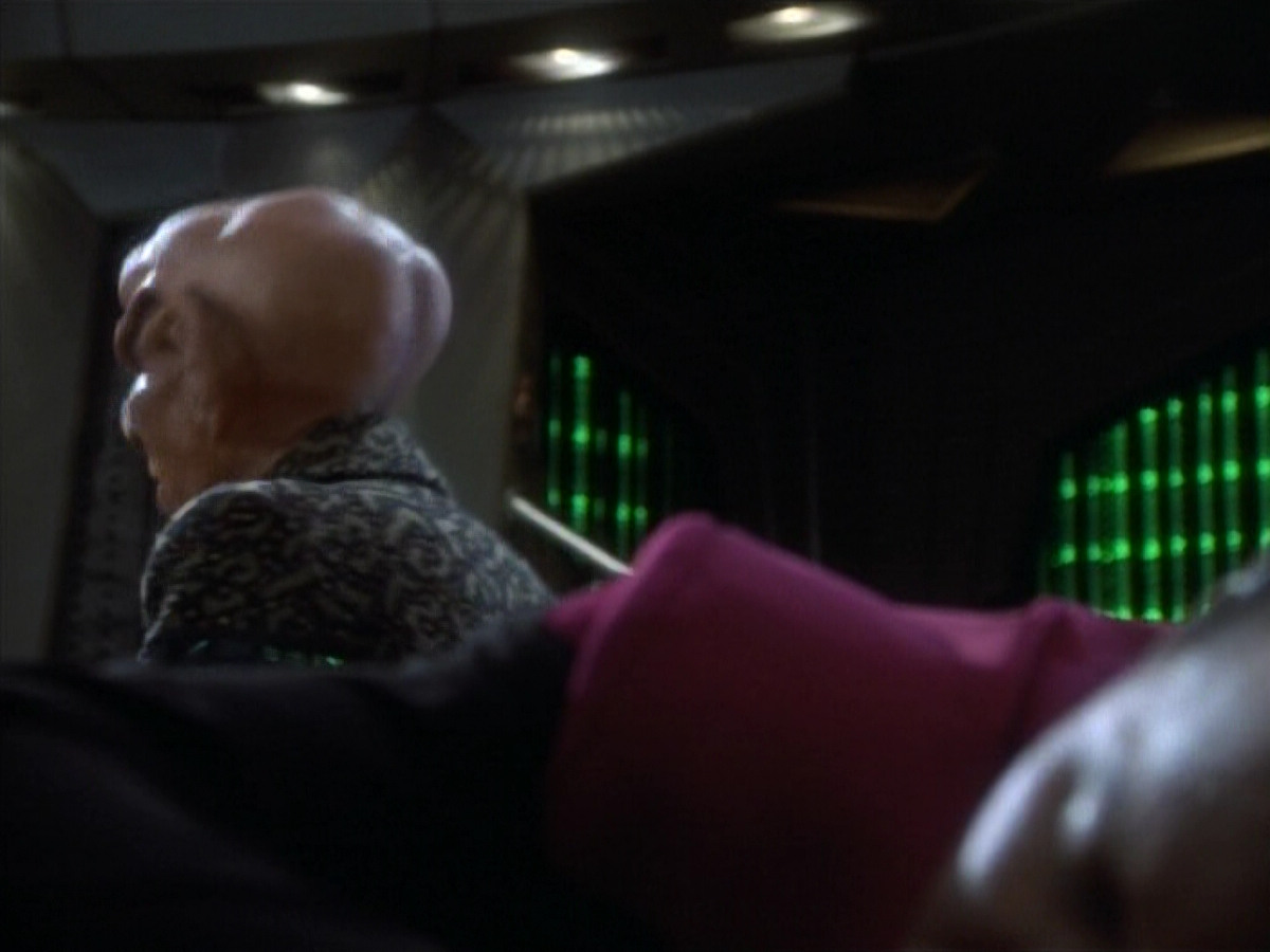 extant_StarTrekDS9_1x05-Babel_03497.jpg