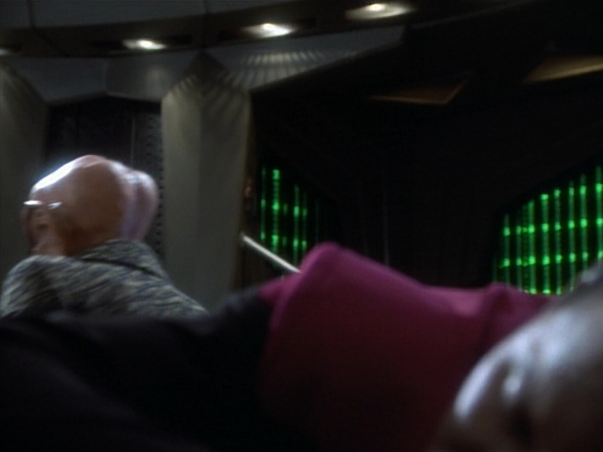extant_StarTrekDS9_1x05-Babel_03498.jpg
