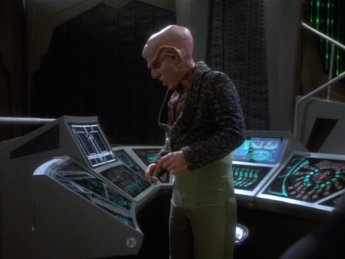 extant_StarTrekDS9_1x05-Babel_03575.jpg