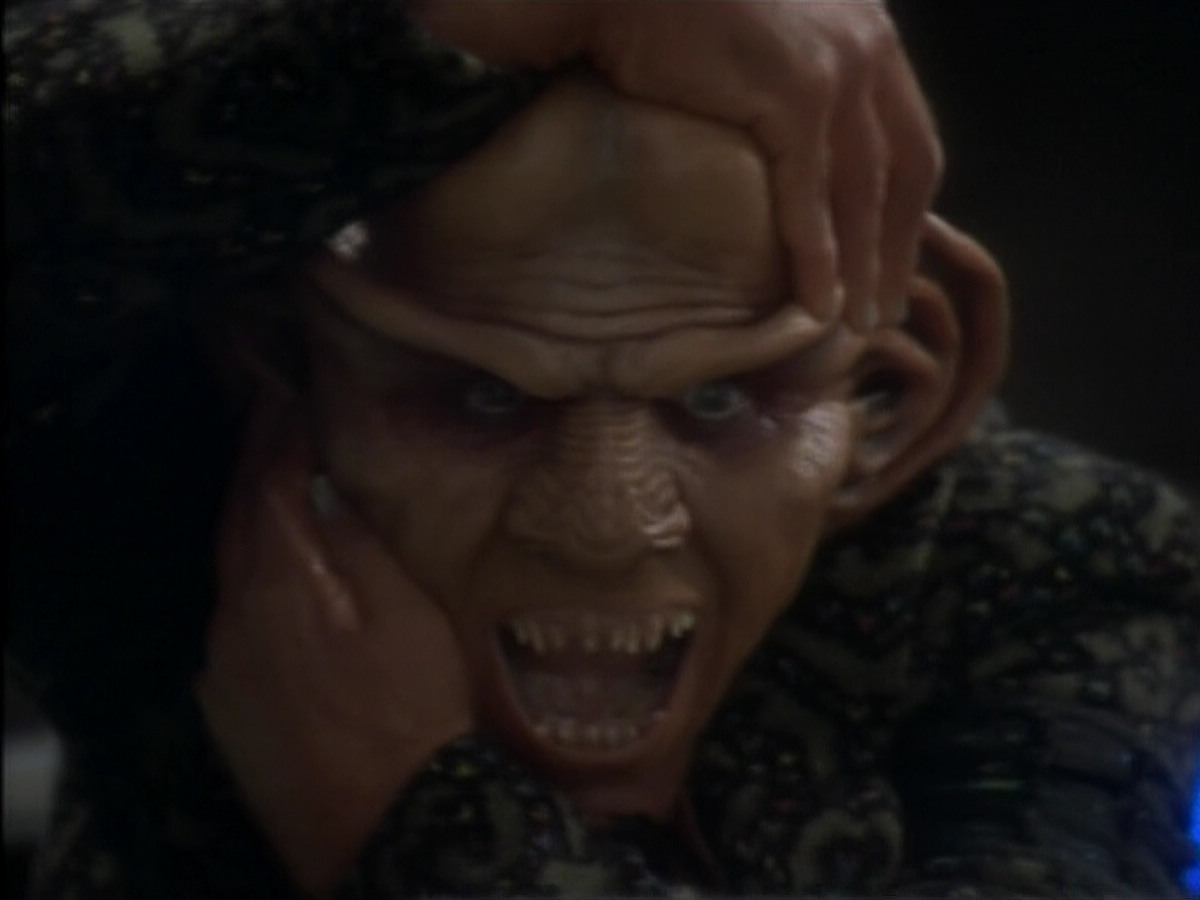 extant_StarTrekDS9_1x05-Babel_03659.jpg