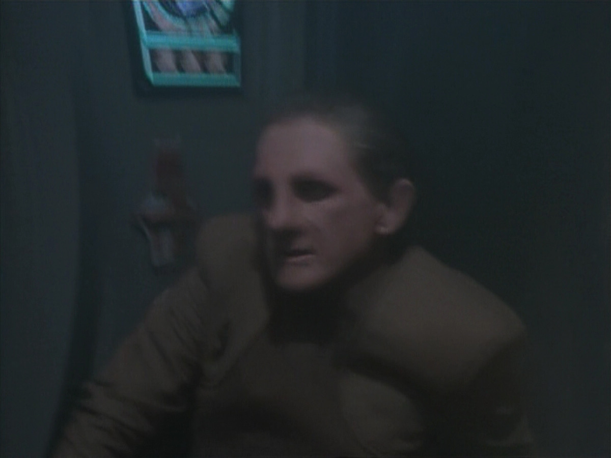 extant_StarTrekDS9_1x05-Babel_03671.jpg