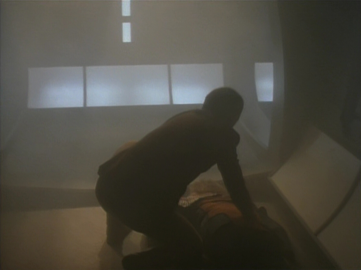 extant_StarTrekDS9_1x05-Babel_03714.jpg