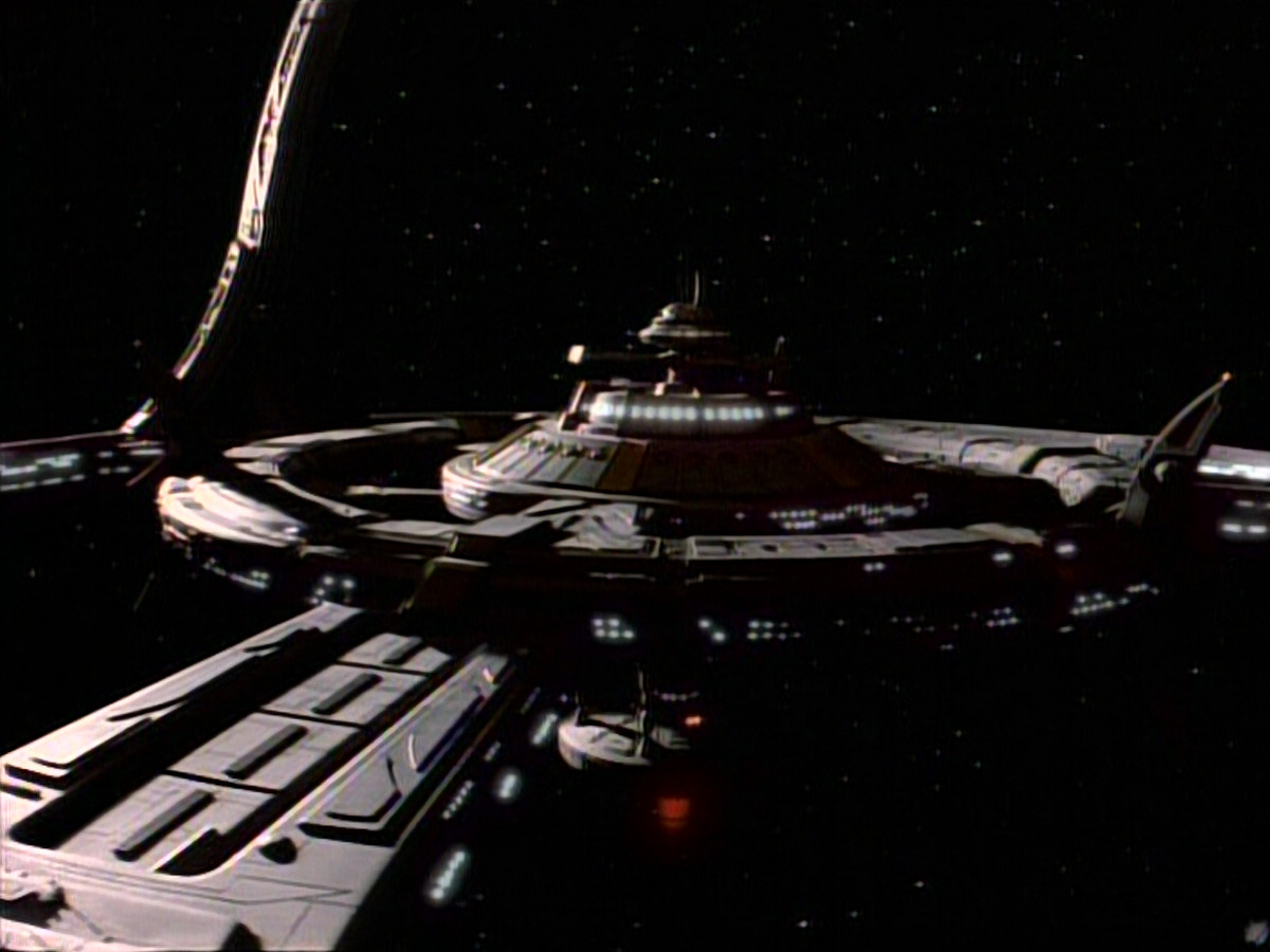 extant_StarTrekDS9_1x05-Babel_03739.jpg
