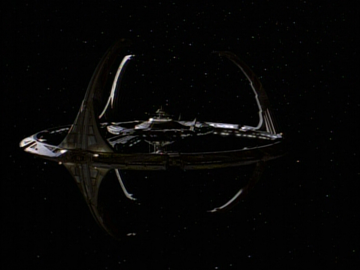 extant_StarTrekDS9_1x05-Babel_03775.jpg