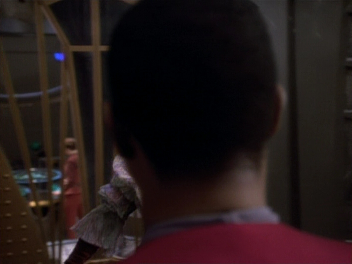 extant_StarTrekDS9_1x06-CaptivePursuitl_00013.jpg