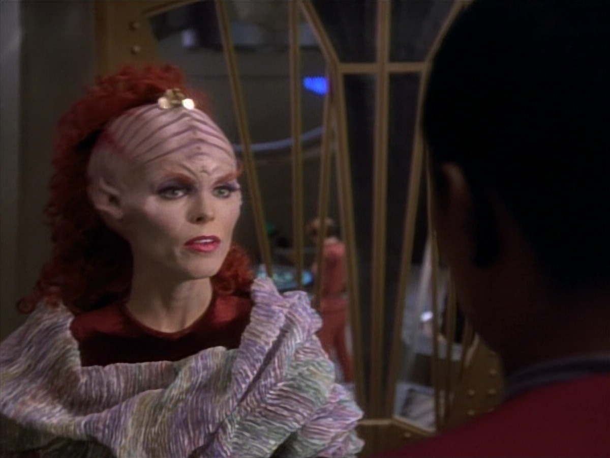 extant_StarTrekDS9_1x06-CaptivePursuitl_00015.jpg