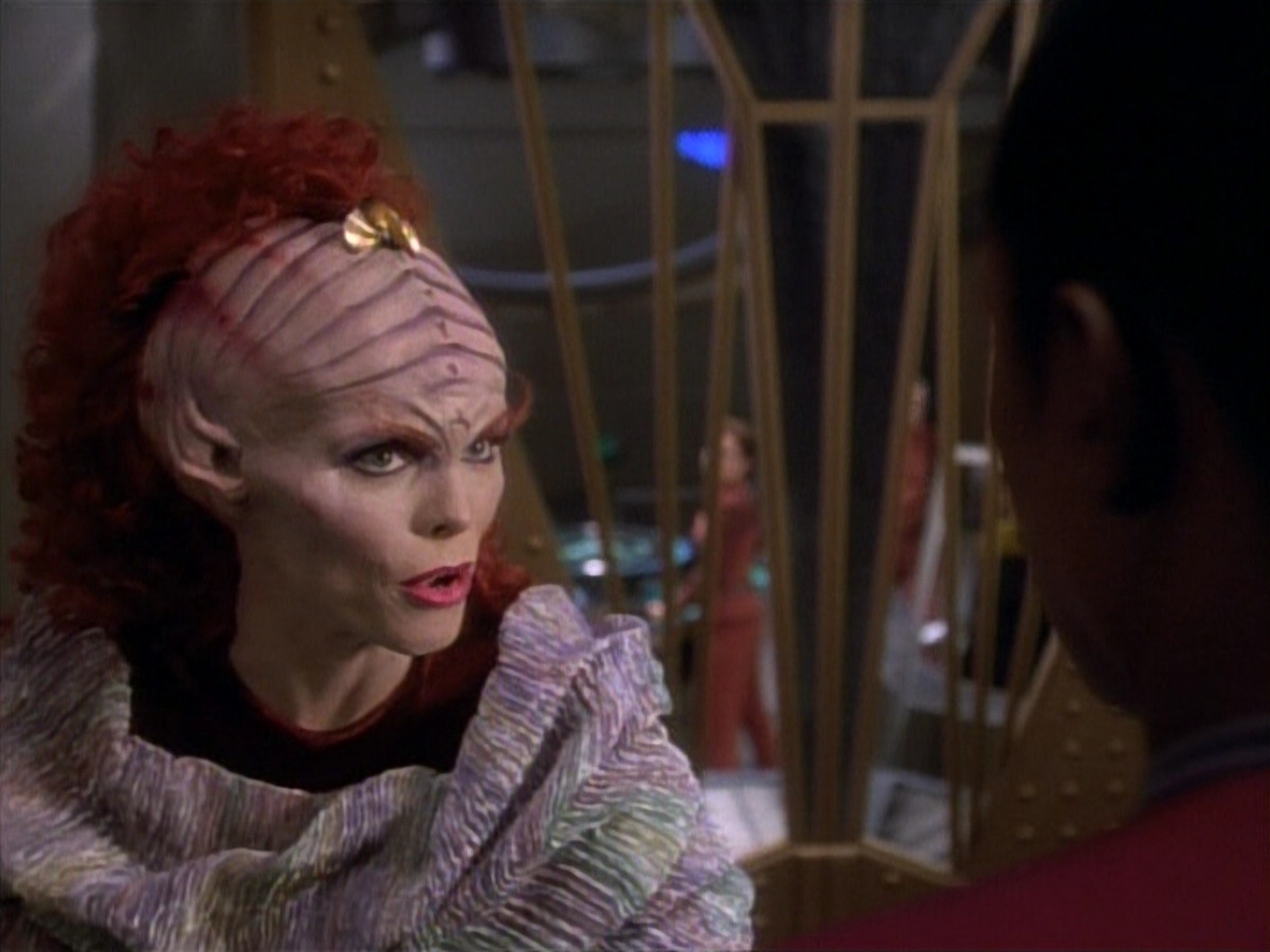 extant_StarTrekDS9_1x06-CaptivePursuitl_00018.jpg