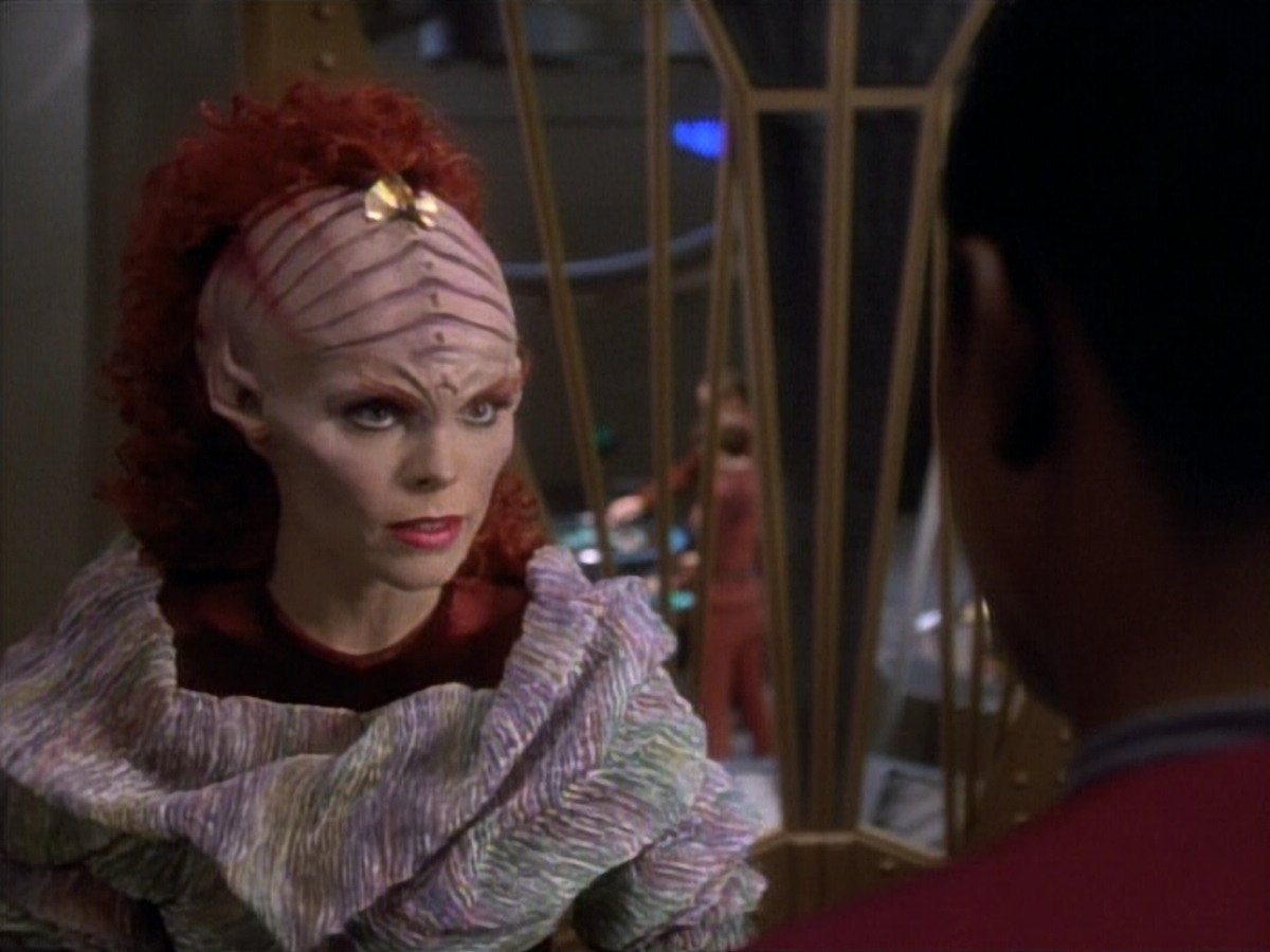 extant_StarTrekDS9_1x06-CaptivePursuitl_00054.jpg