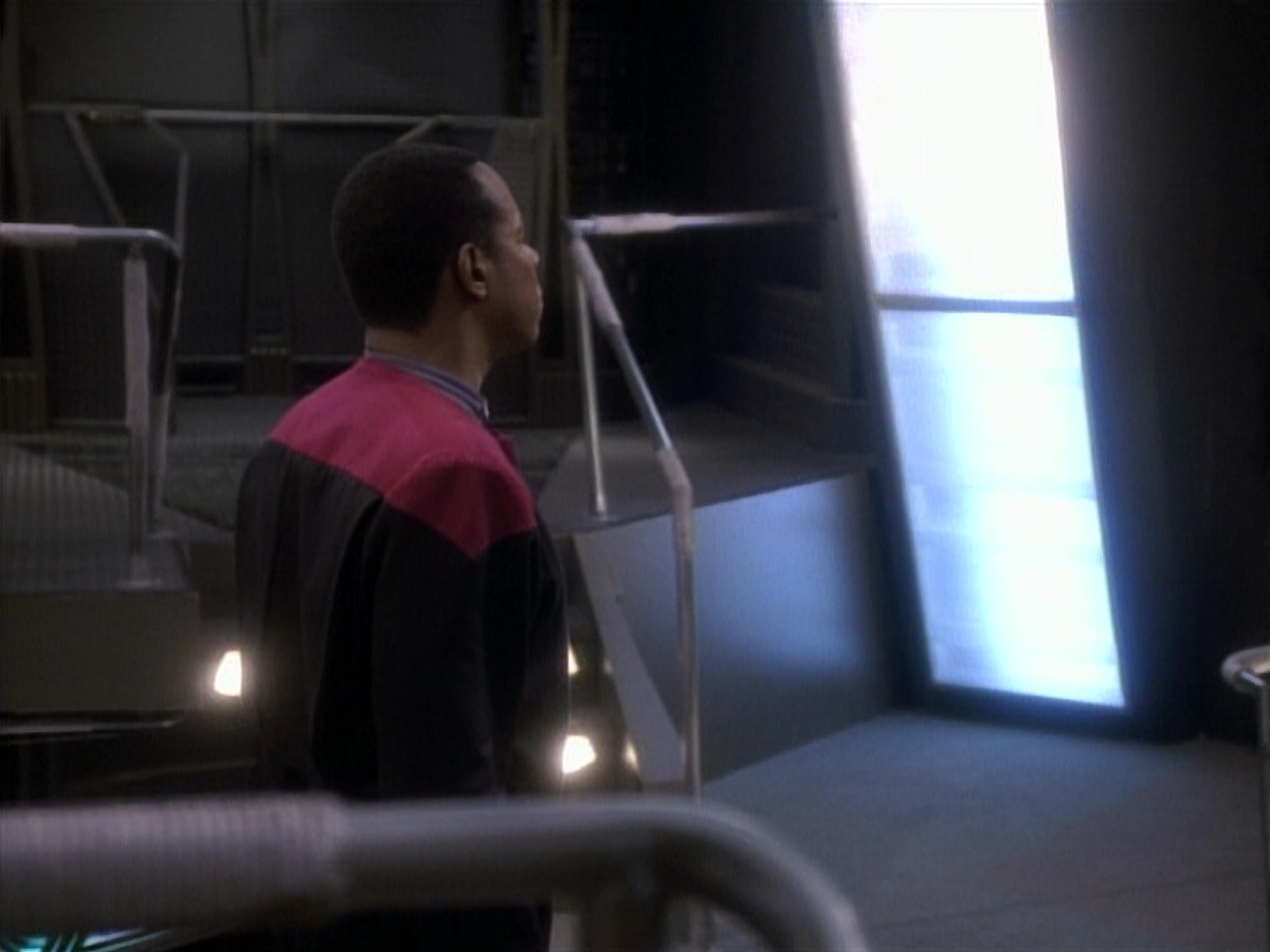 extant_StarTrekDS9_1x06-CaptivePursuitl_00149.jpg