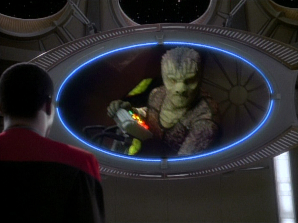 extant_StarTrekDS9_1x06-CaptivePursuitl_00152.jpg