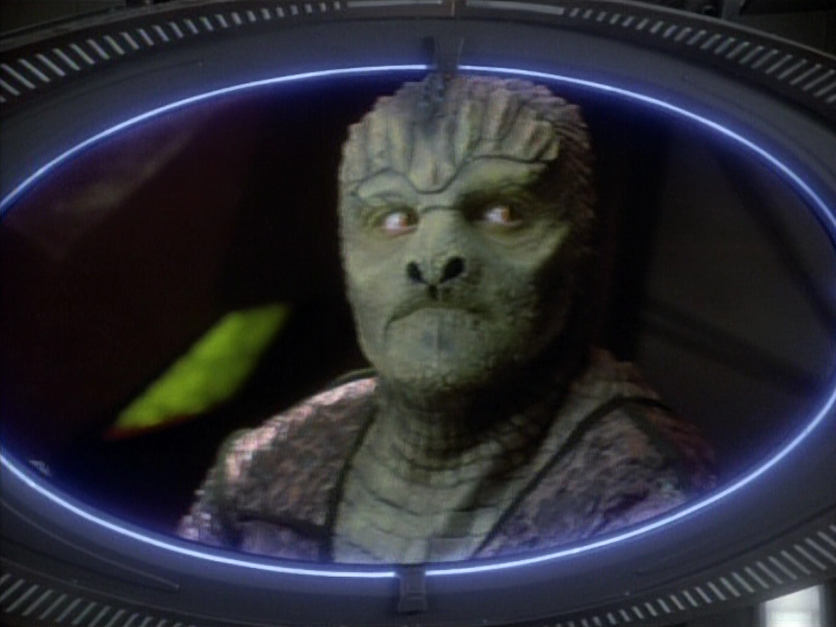 extant_StarTrekDS9_1x06-CaptivePursuitl_00228.jpg