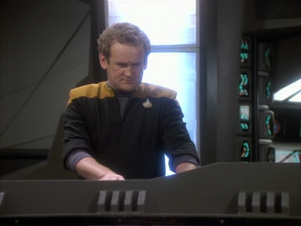 extant_StarTrekDS9_1x06-CaptivePursuitl_00242.jpg