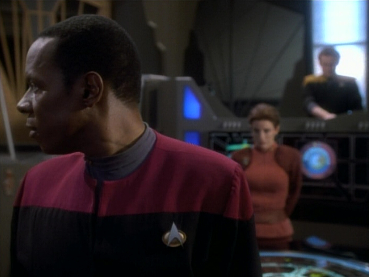 extant_StarTrekDS9_1x06-CaptivePursuitl_00267.jpg