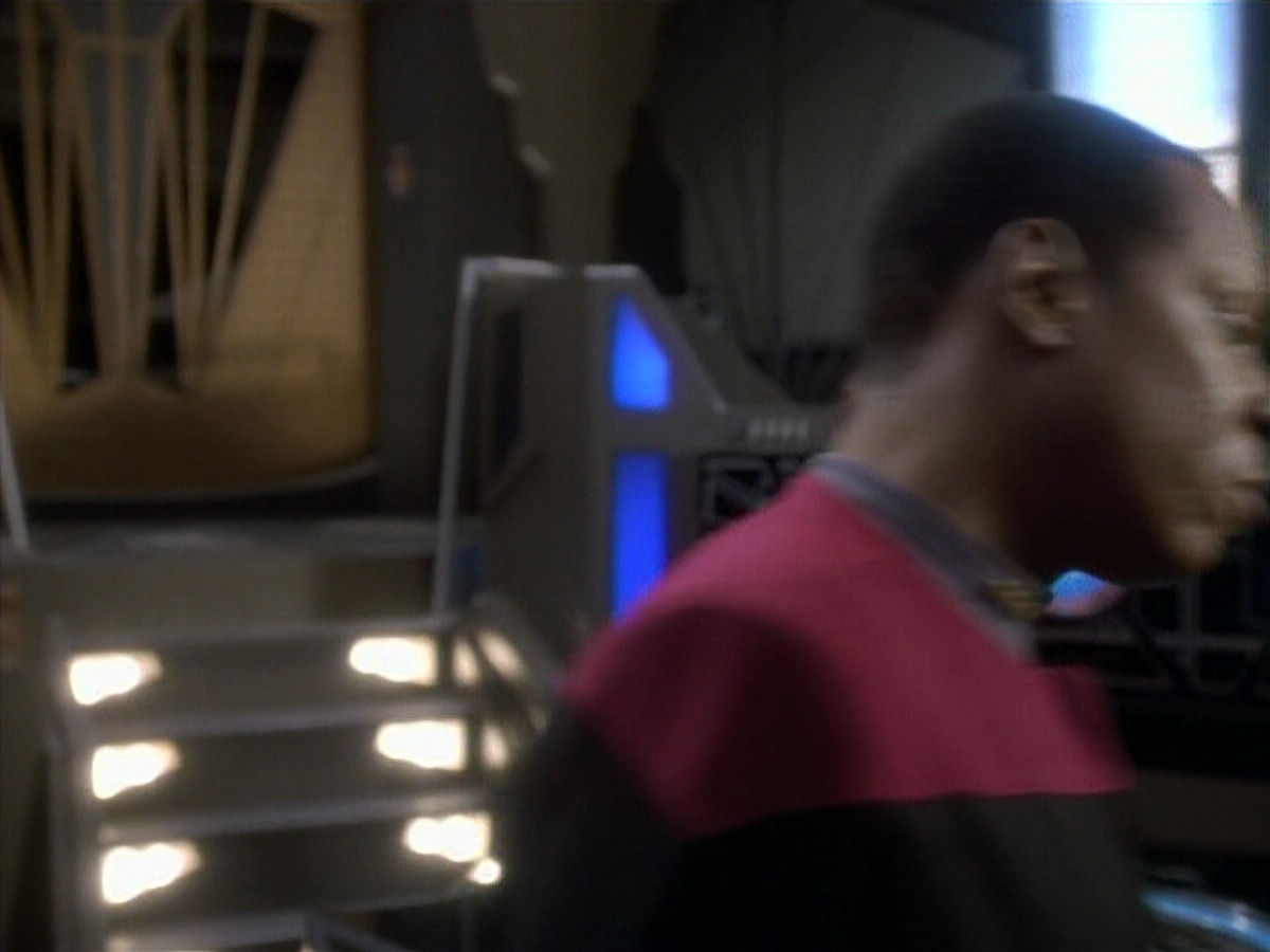 extant_StarTrekDS9_1x06-CaptivePursuitl_00269.jpg