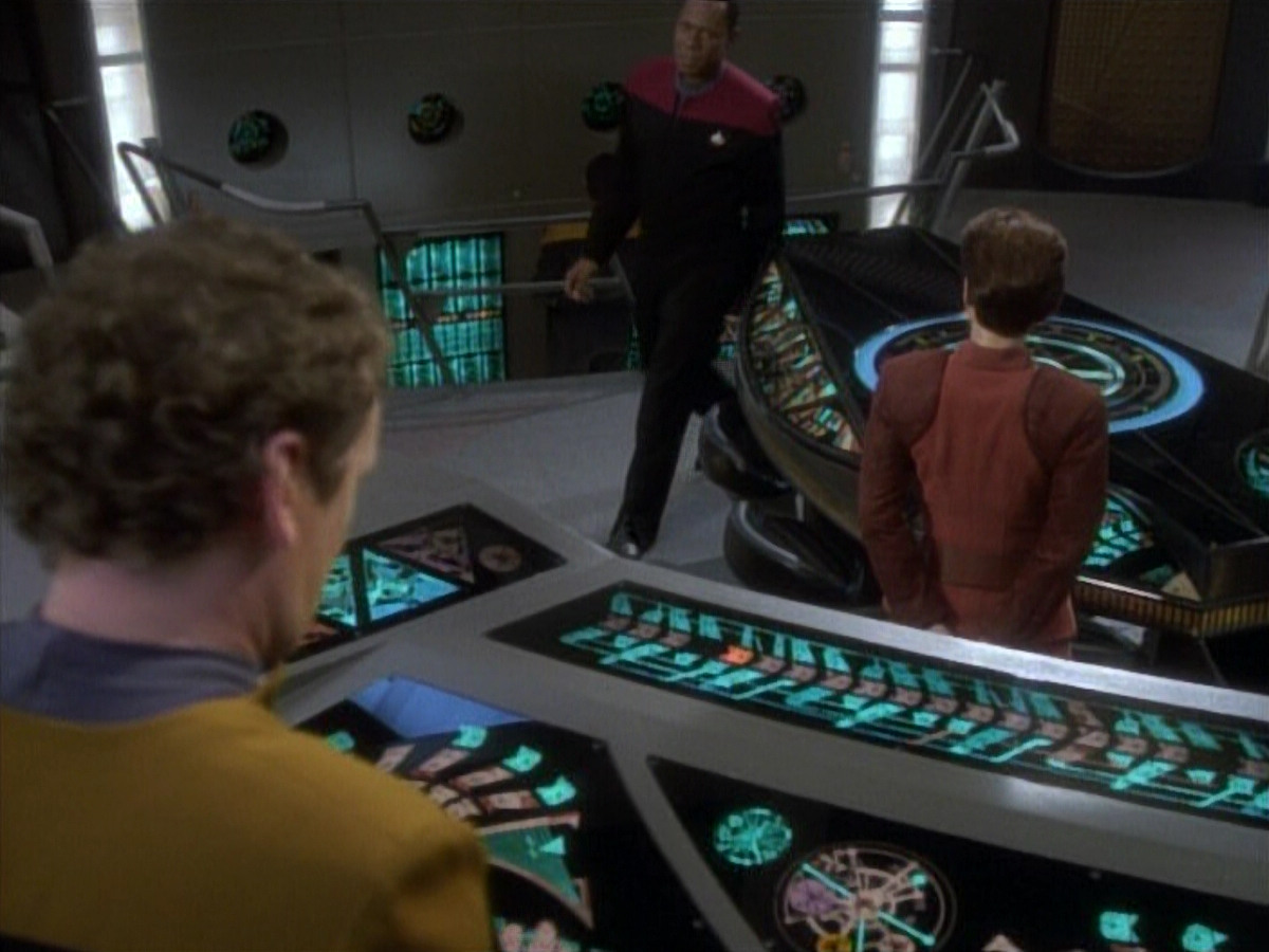 extant_StarTrekDS9_1x06-CaptivePursuitl_00270.jpg