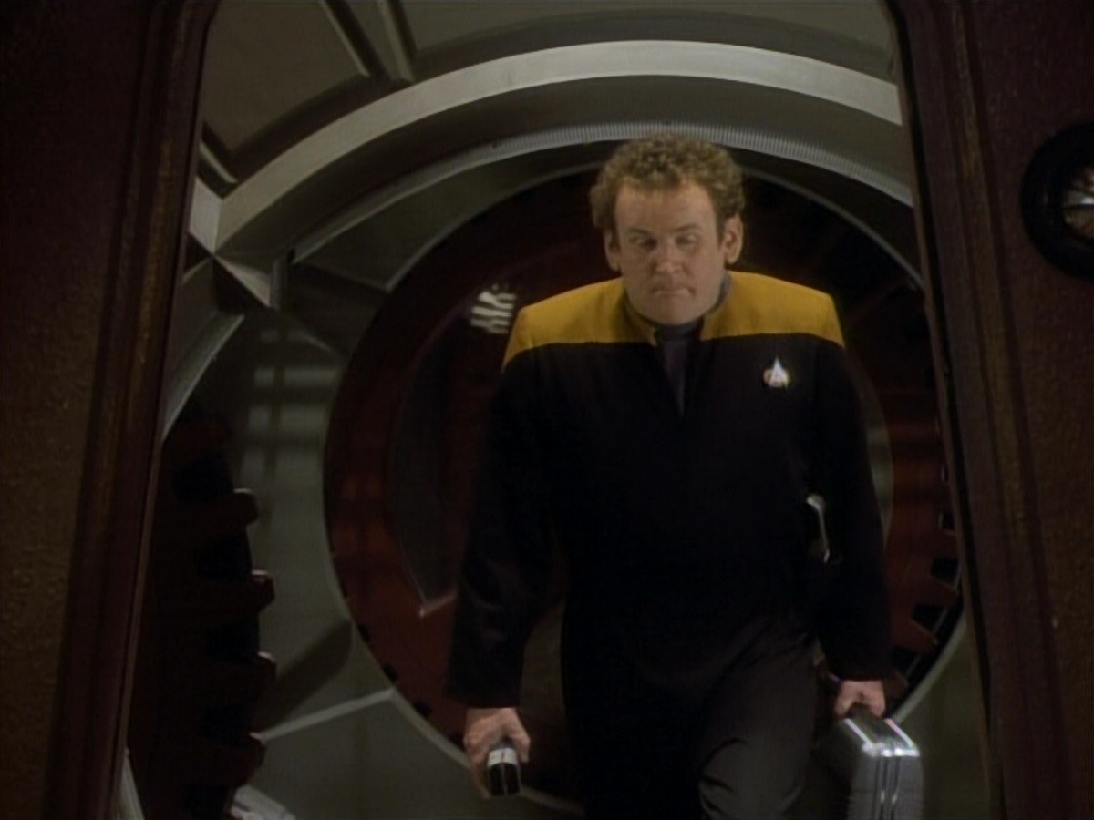 extant_StarTrekDS9_1x06-CaptivePursuitl_00474.jpg