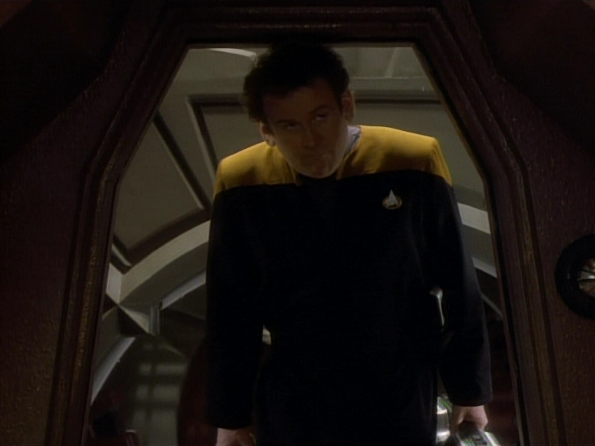 extant_StarTrekDS9_1x06-CaptivePursuitl_00479.jpg