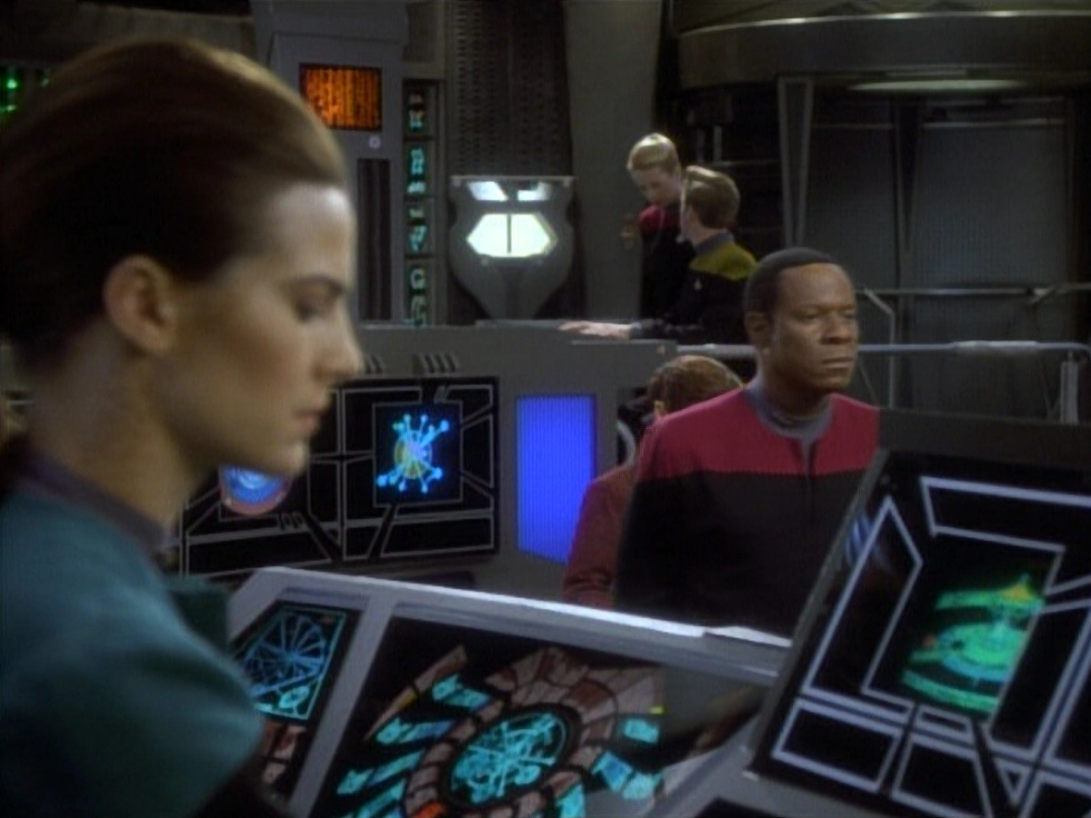 extant_StarTrekDS9_1x06-CaptivePursuitl_00514.jpg