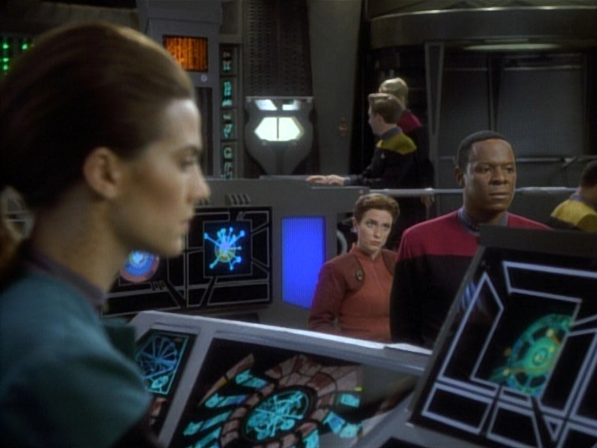 extant_StarTrekDS9_1x06-CaptivePursuitl_00520.jpg
