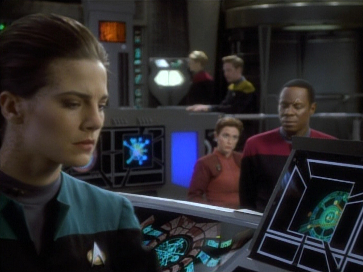 extant_StarTrekDS9_1x06-CaptivePursuitl_00522.jpg