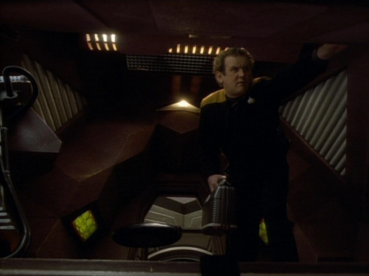 extant_StarTrekDS9_1x06-CaptivePursuitl_00554.jpg