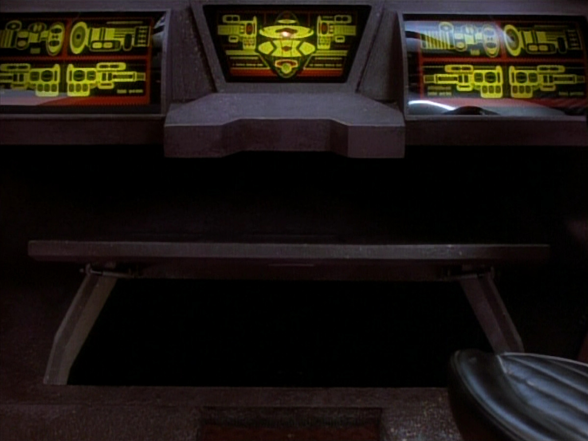 extant_StarTrekDS9_1x06-CaptivePursuitl_00555.jpg