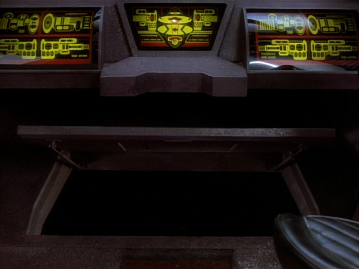extant_StarTrekDS9_1x06-CaptivePursuitl_00556.jpg