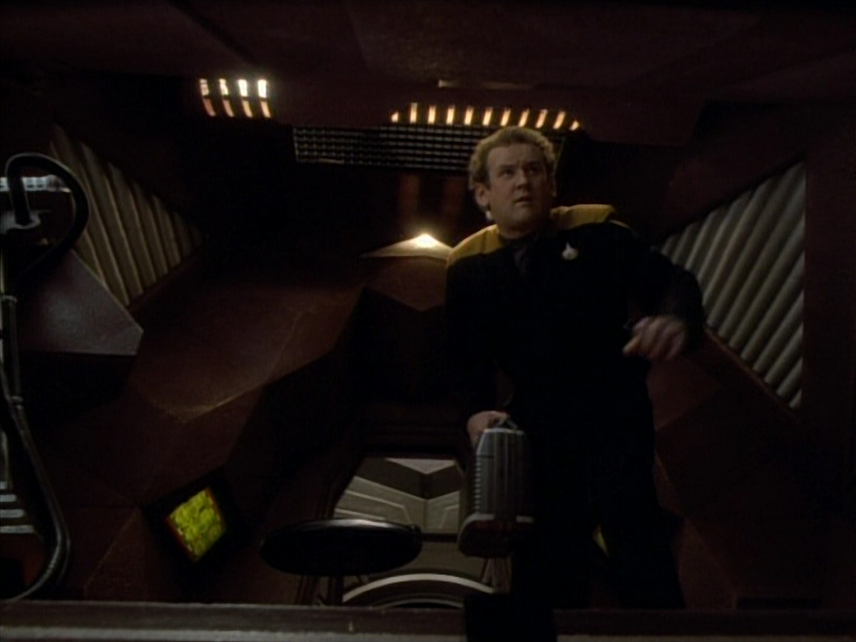 extant_StarTrekDS9_1x06-CaptivePursuitl_00560.jpg