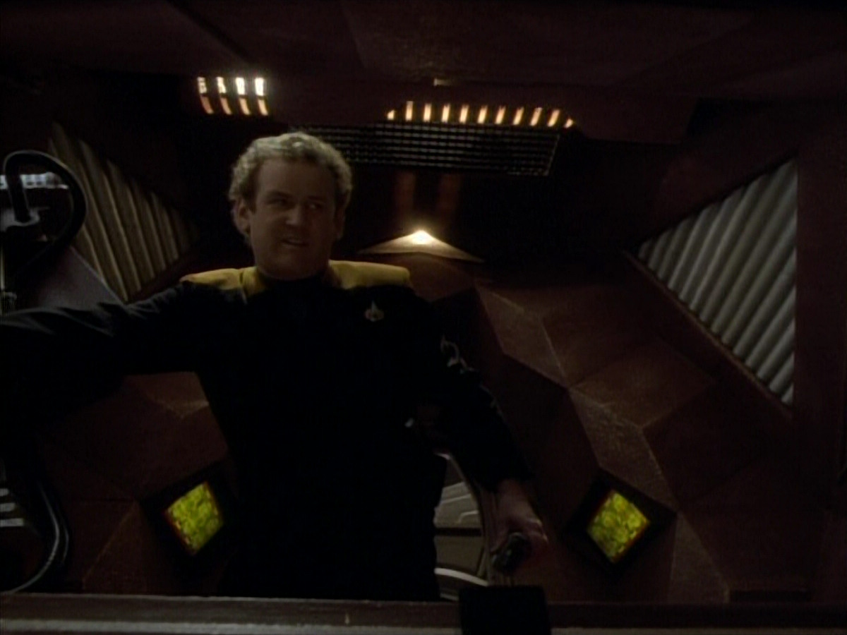 extant_StarTrekDS9_1x06-CaptivePursuitl_00571.jpg