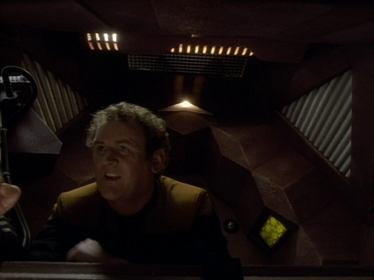 extant_StarTrekDS9_1x06-CaptivePursuitl_00588.jpg
