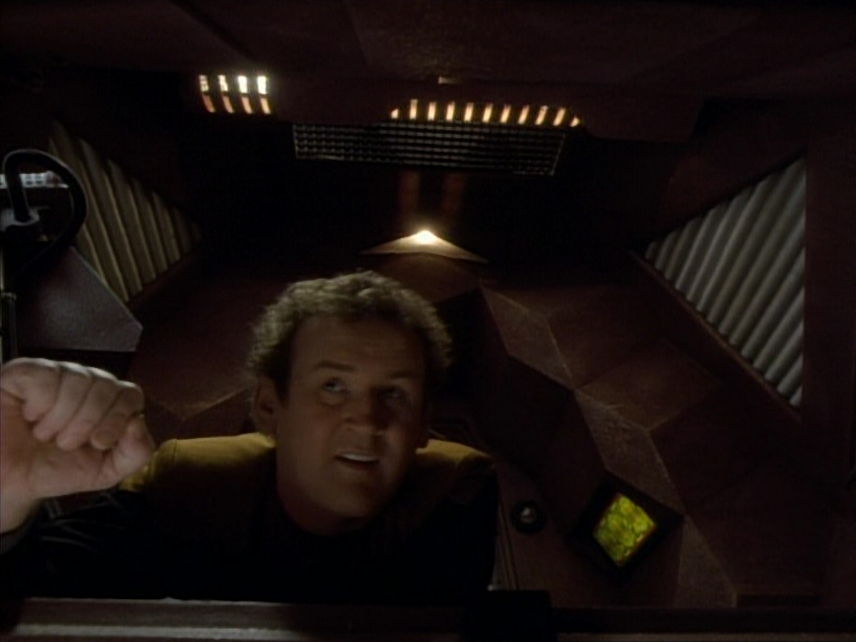 extant_StarTrekDS9_1x06-CaptivePursuitl_00606.jpg