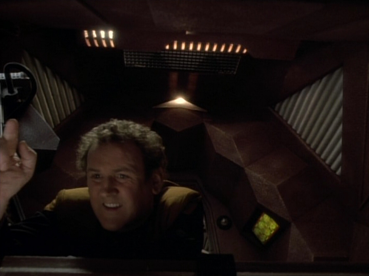 extant_StarTrekDS9_1x06-CaptivePursuitl_00614.jpg
