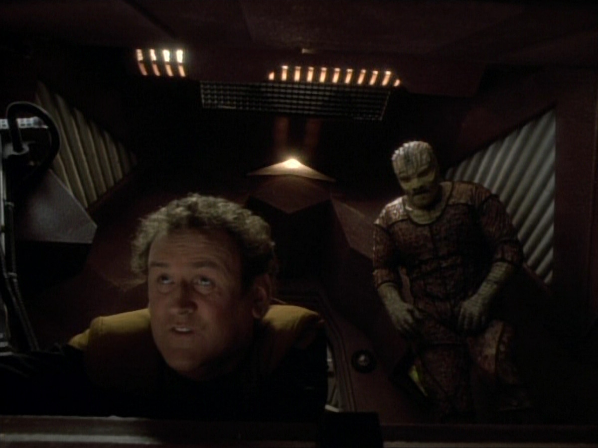 extant_StarTrekDS9_1x06-CaptivePursuitl_00620.jpg