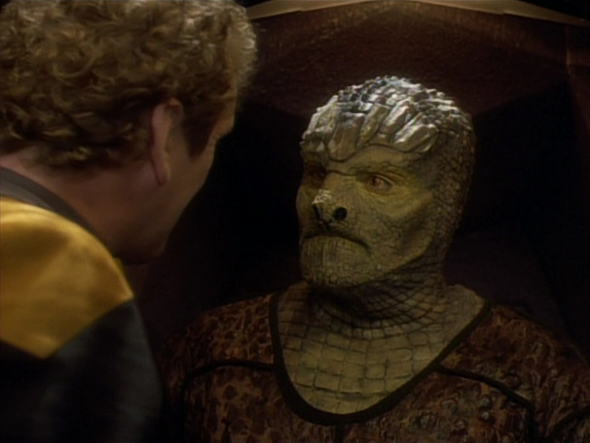 extant_StarTrekDS9_1x06-CaptivePursuitl_00671.jpg