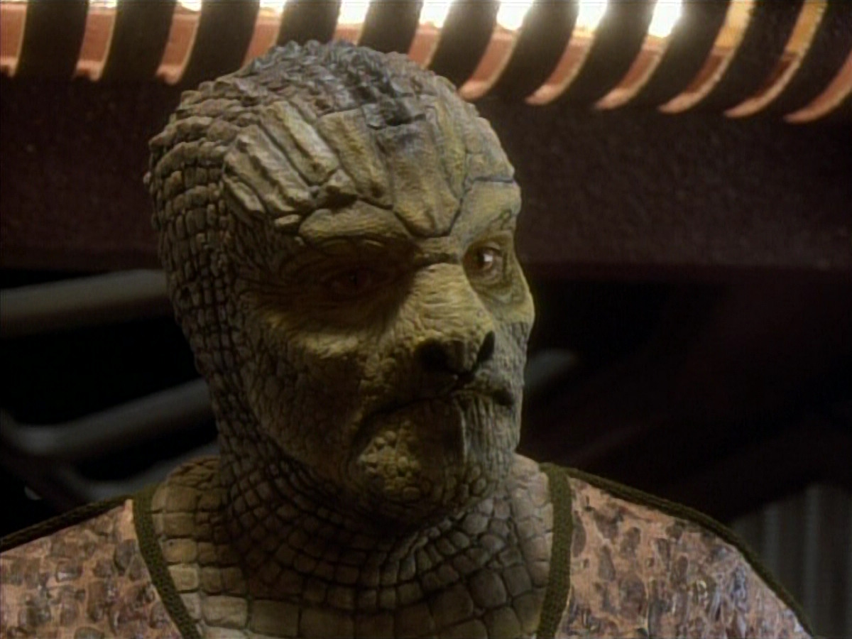 extant_StarTrekDS9_1x06-CaptivePursuitl_00686.jpg