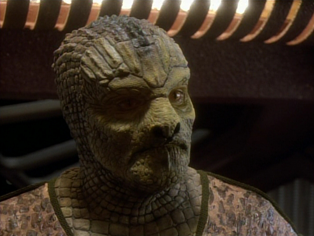 extant_StarTrekDS9_1x06-CaptivePursuitl_00688.jpg
