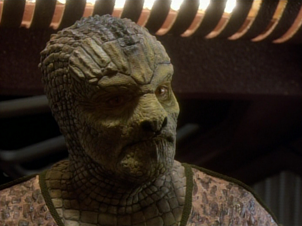 extant_StarTrekDS9_1x06-CaptivePursuitl_00696.jpg