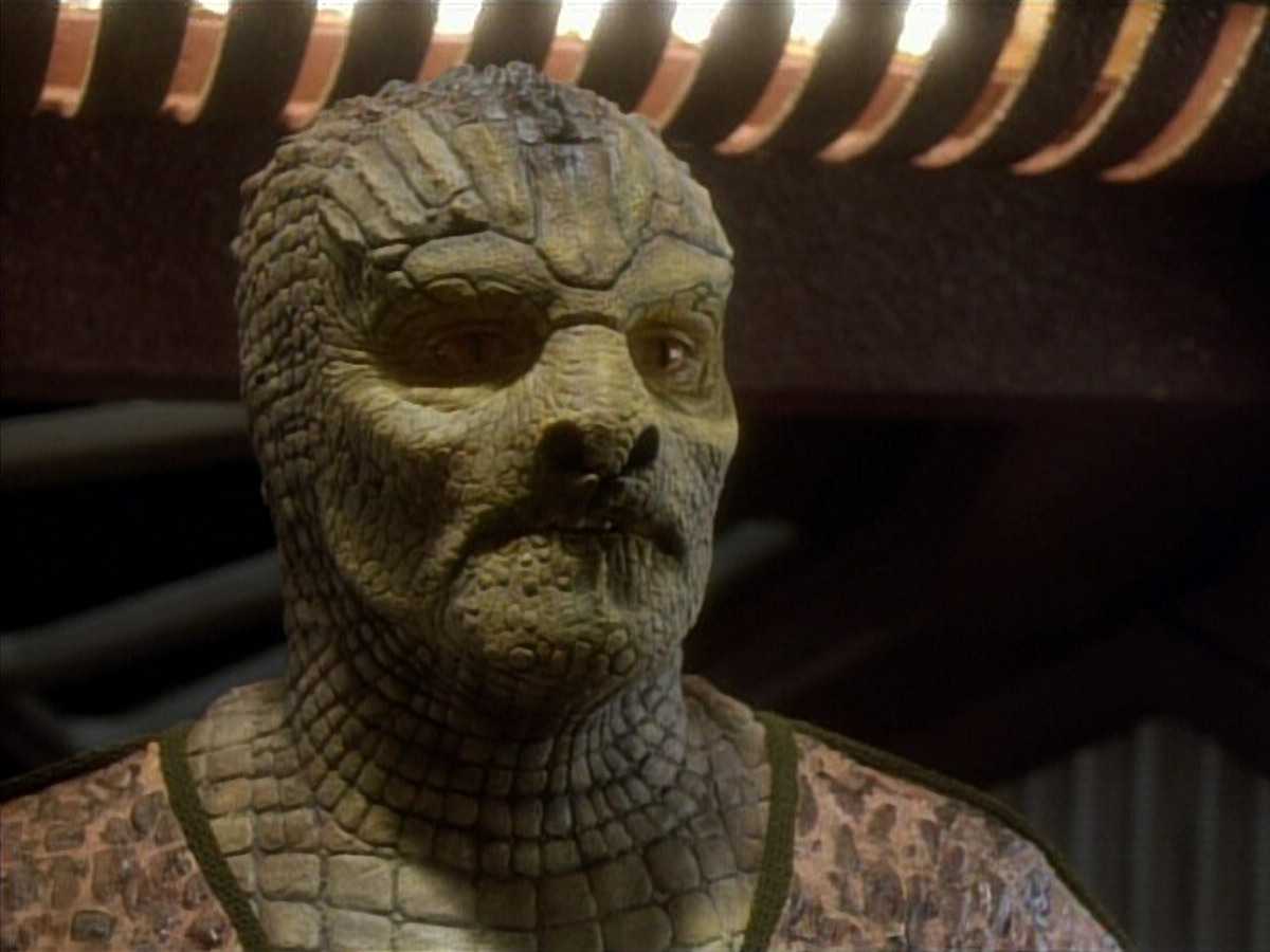 extant_StarTrekDS9_1x06-CaptivePursuitl_00708.jpg
