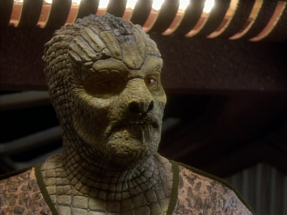 extant_StarTrekDS9_1x06-CaptivePursuitl_00714.jpg