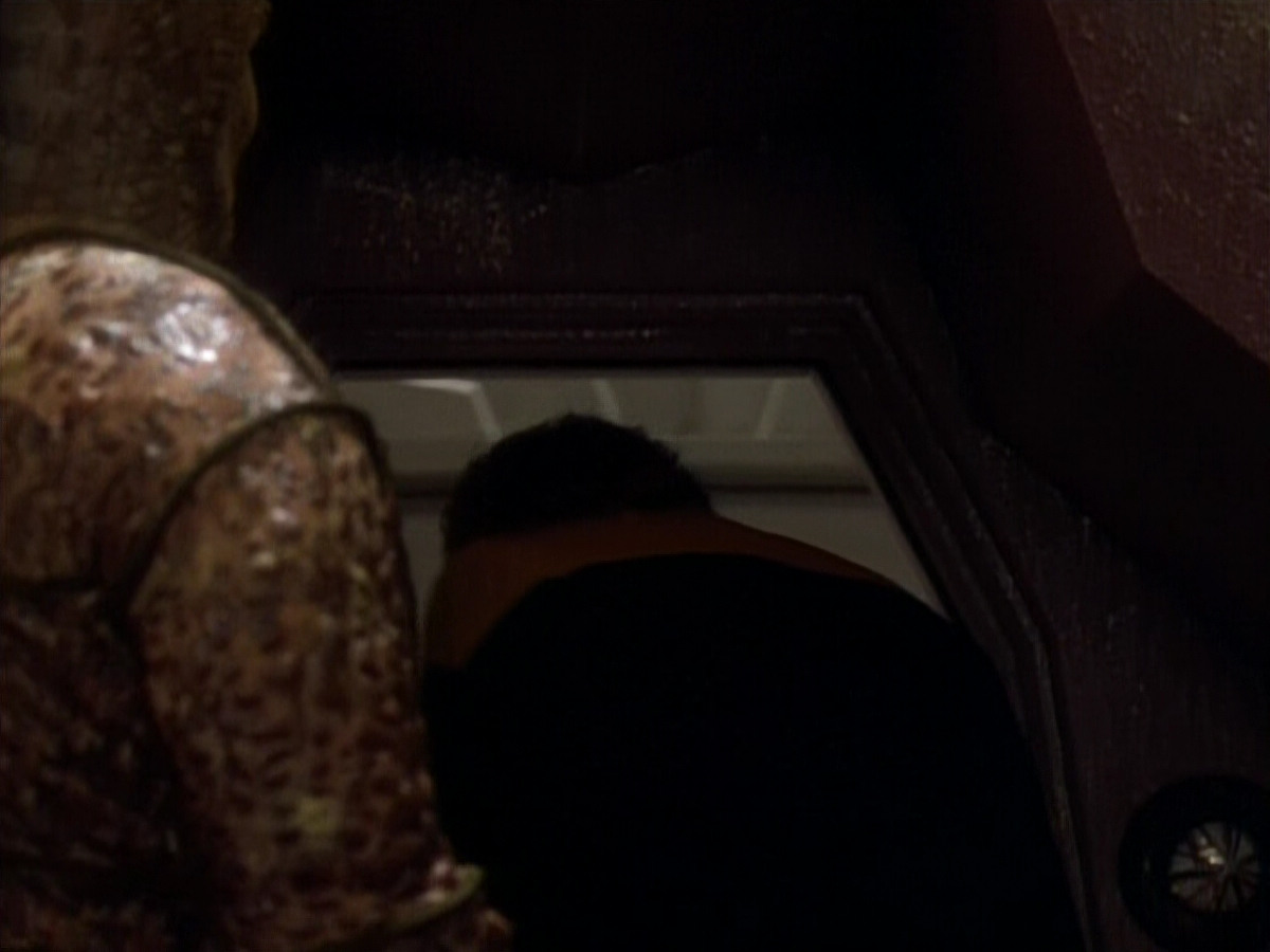 extant_StarTrekDS9_1x06-CaptivePursuitl_00726.jpg