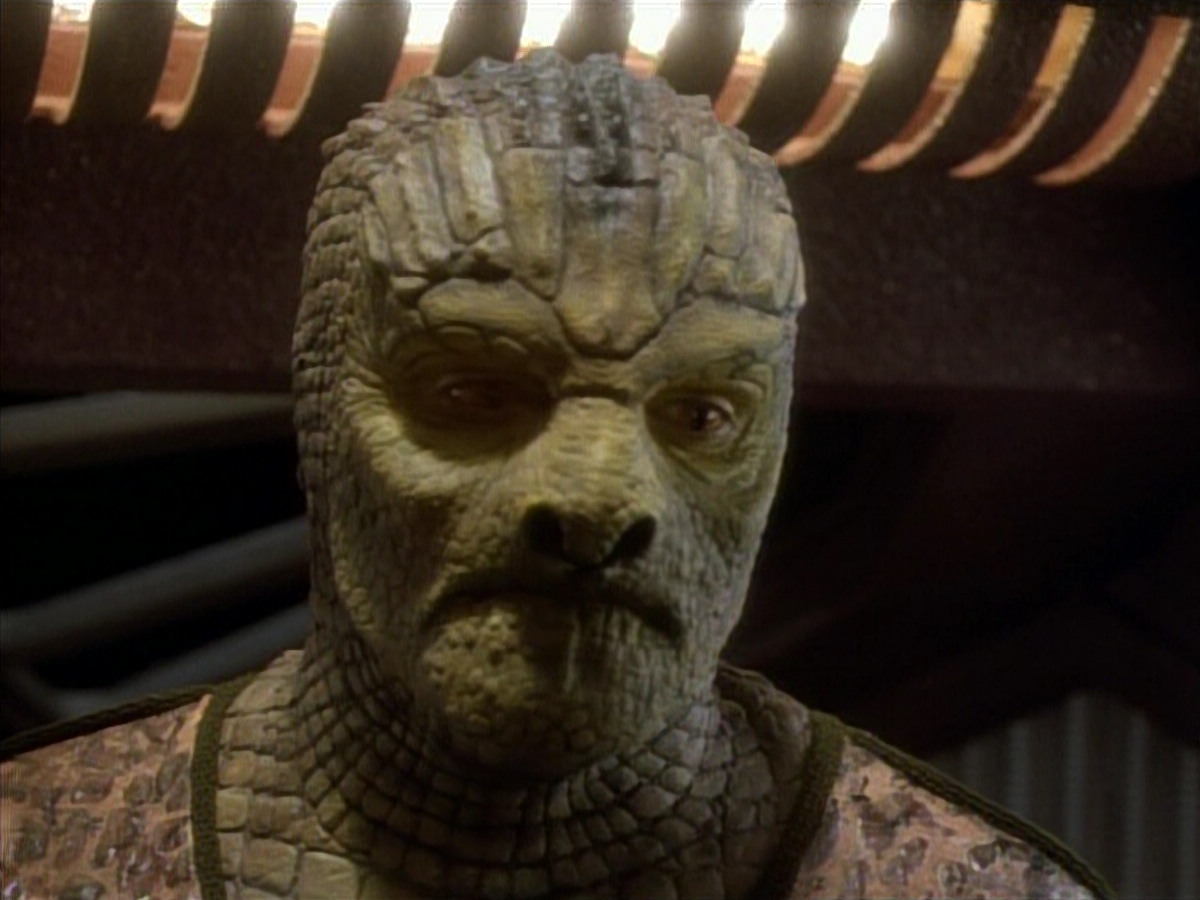 extant_StarTrekDS9_1x06-CaptivePursuitl_00756.jpg