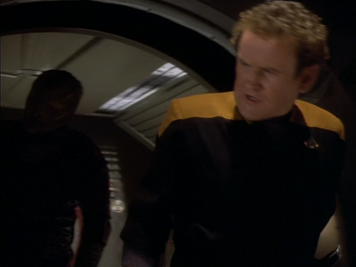 extant_StarTrekDS9_1x06-CaptivePursuitl_00784.jpg
