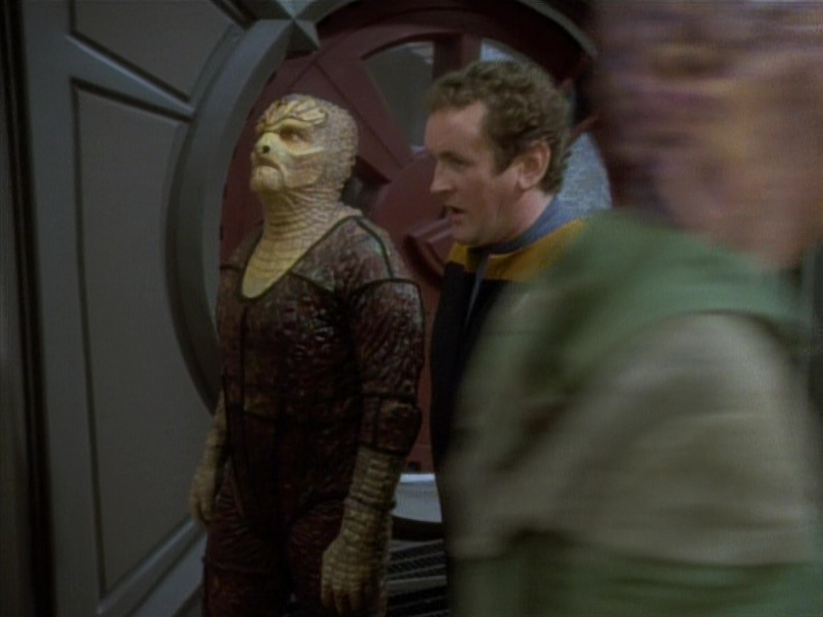 extant_StarTrekDS9_1x06-CaptivePursuitl_00848.jpg