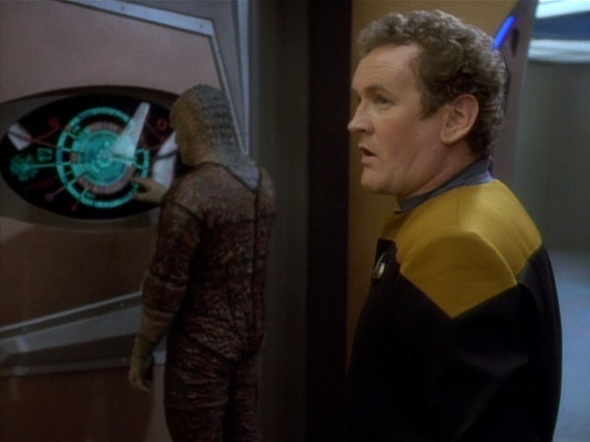 extant_StarTrekDS9_1x06-CaptivePursuitl_00915.jpg