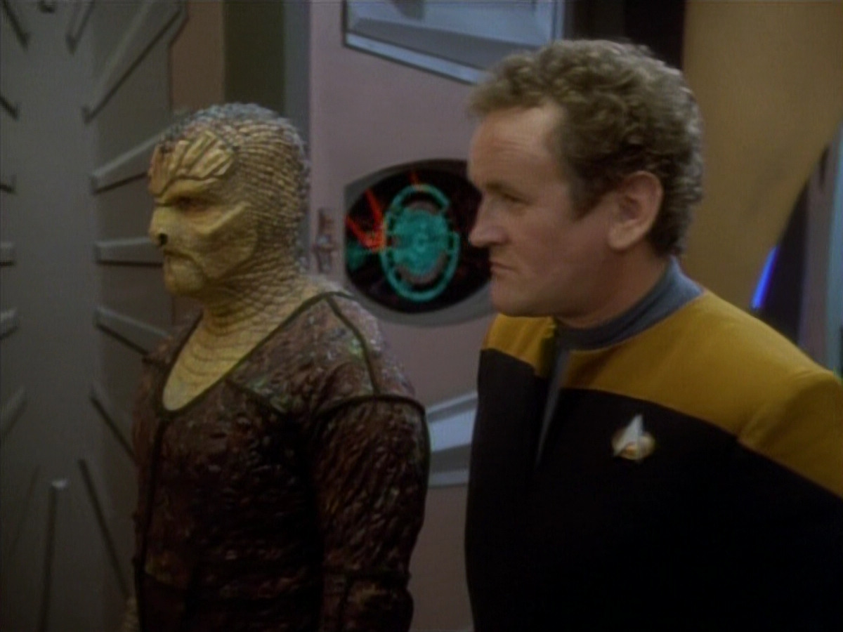extant_StarTrekDS9_1x06-CaptivePursuitl_00946.jpg