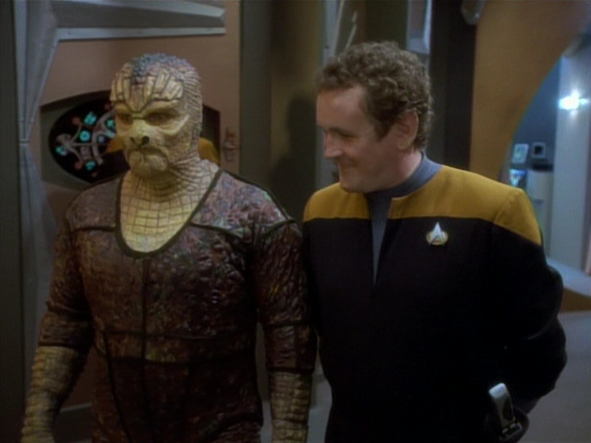 extant_StarTrekDS9_1x06-CaptivePursuitl_00953.jpg