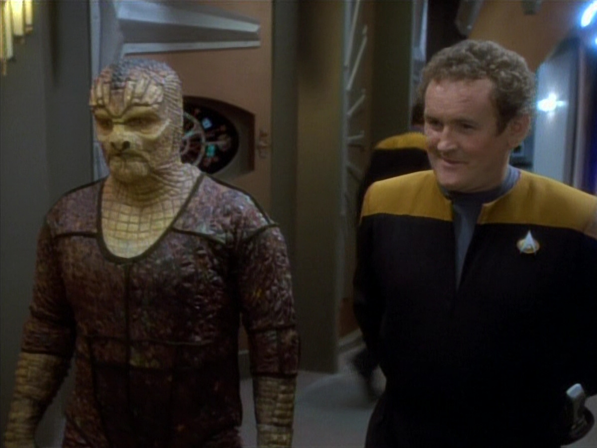 extant_StarTrekDS9_1x06-CaptivePursuitl_00955.jpg