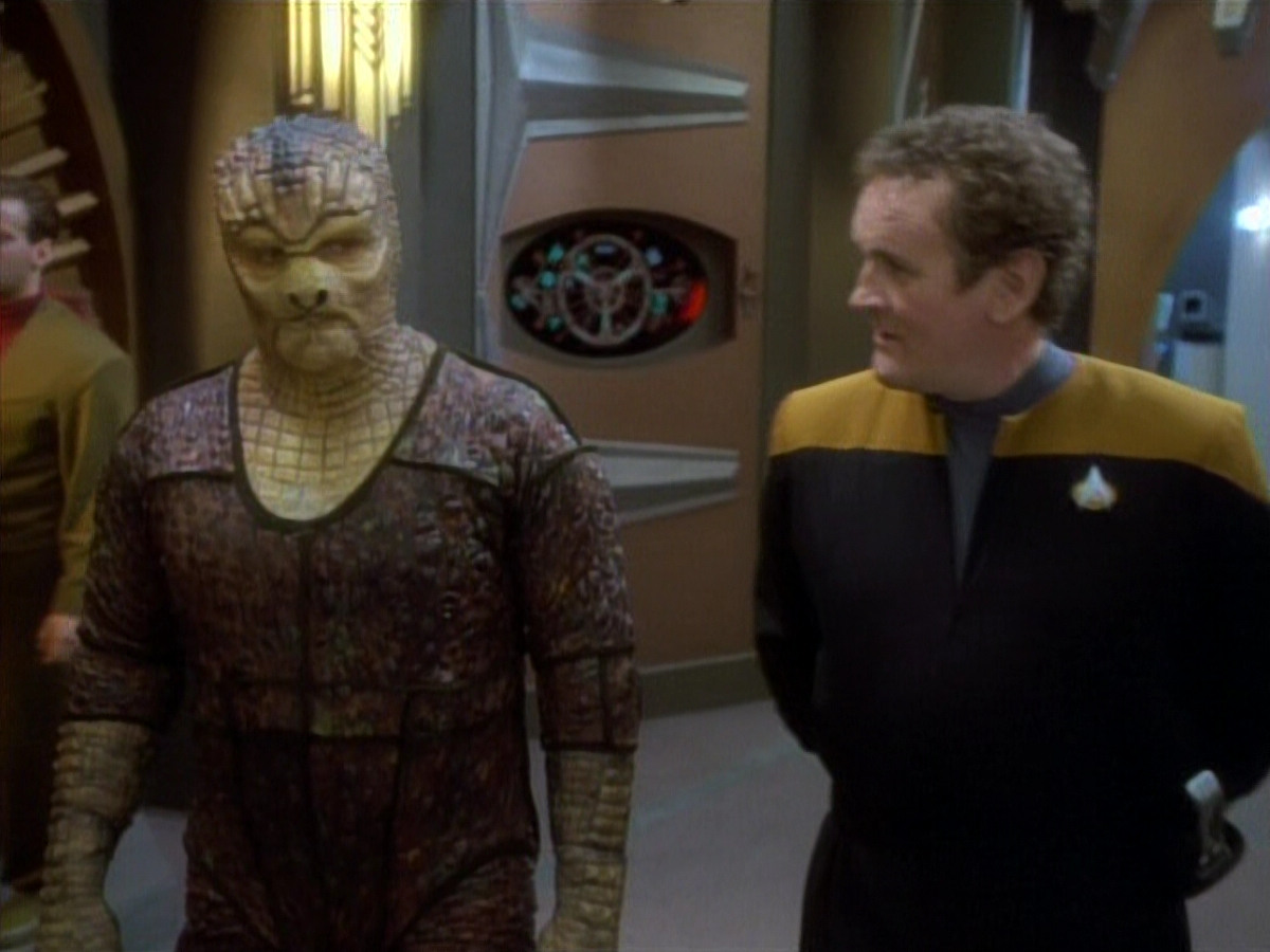 extant_StarTrekDS9_1x06-CaptivePursuitl_00958.jpg