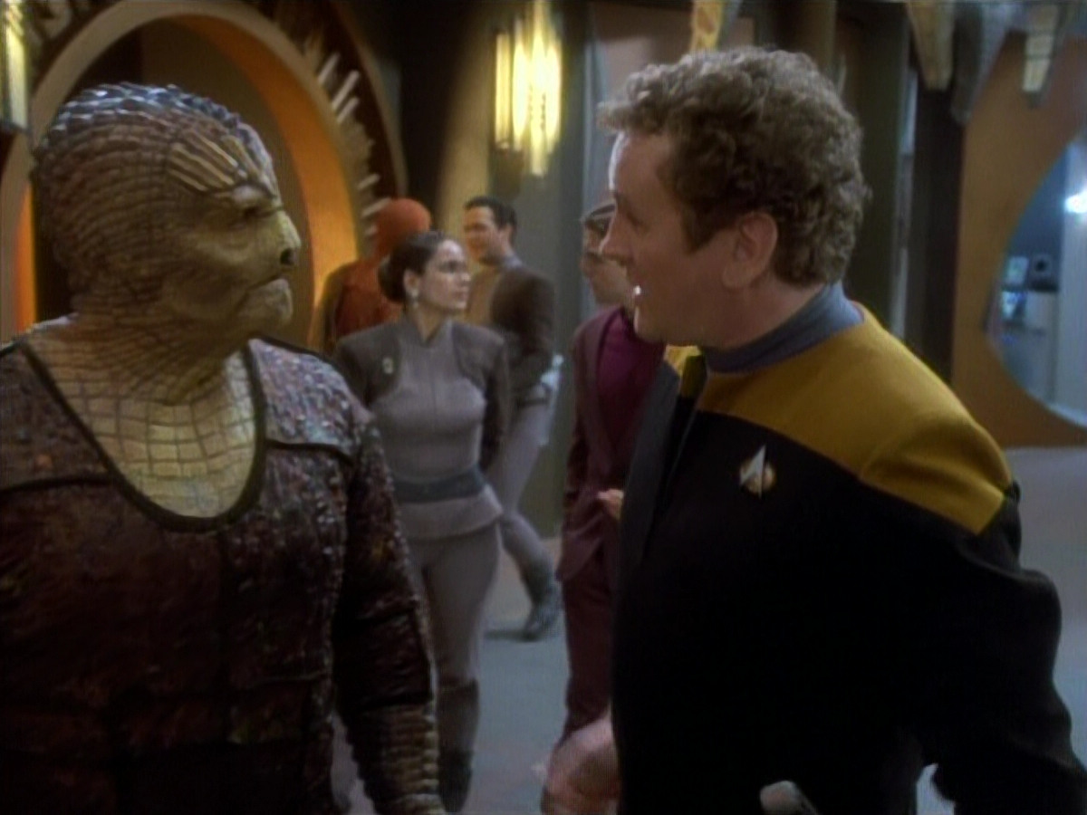 extant_StarTrekDS9_1x06-CaptivePursuitl_00969.jpg